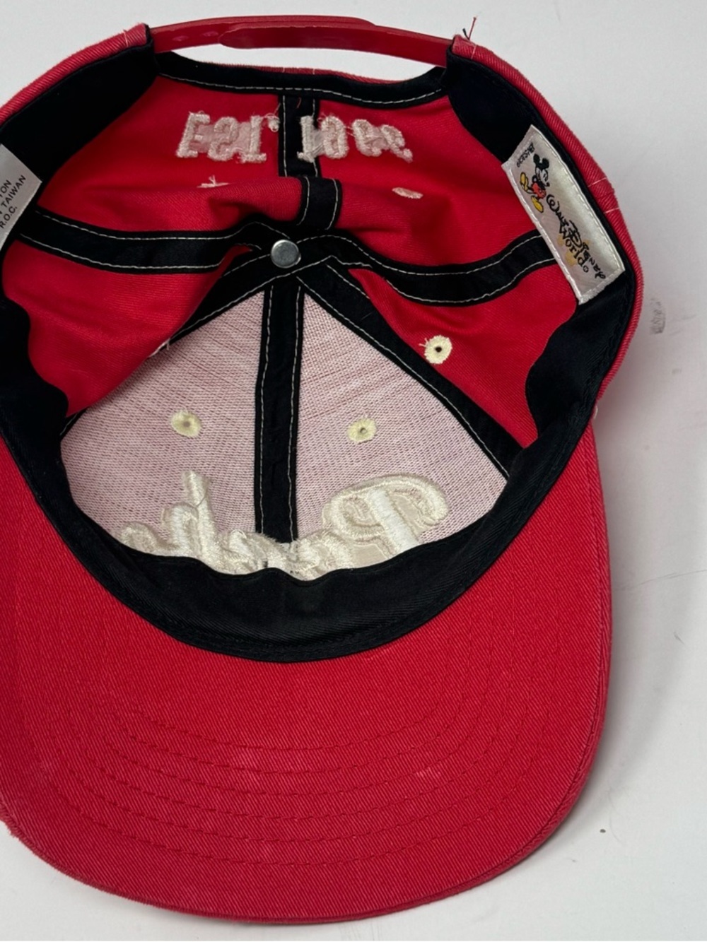 Vintage Walt Disney World POOH Red SnapBack Hat Cap Raised Embroidery - Picture 4 of 6